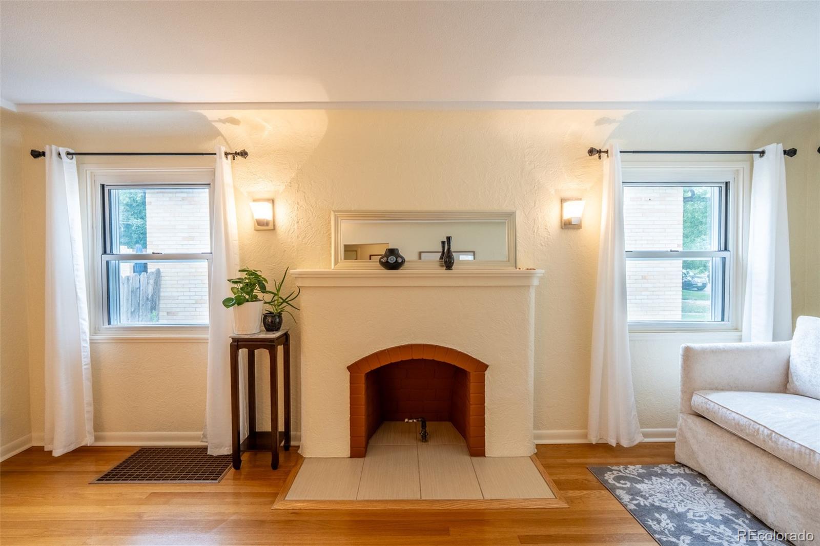 MLS Image #4 for 1330  hudson street,denver, Colorado