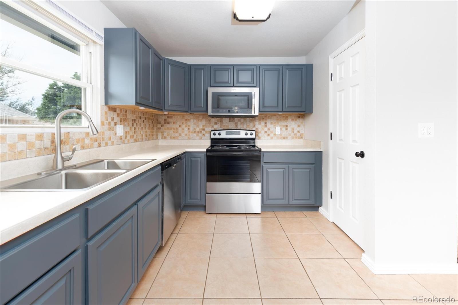 MLS Image #5 for 452  harvard street,colorado springs, Colorado