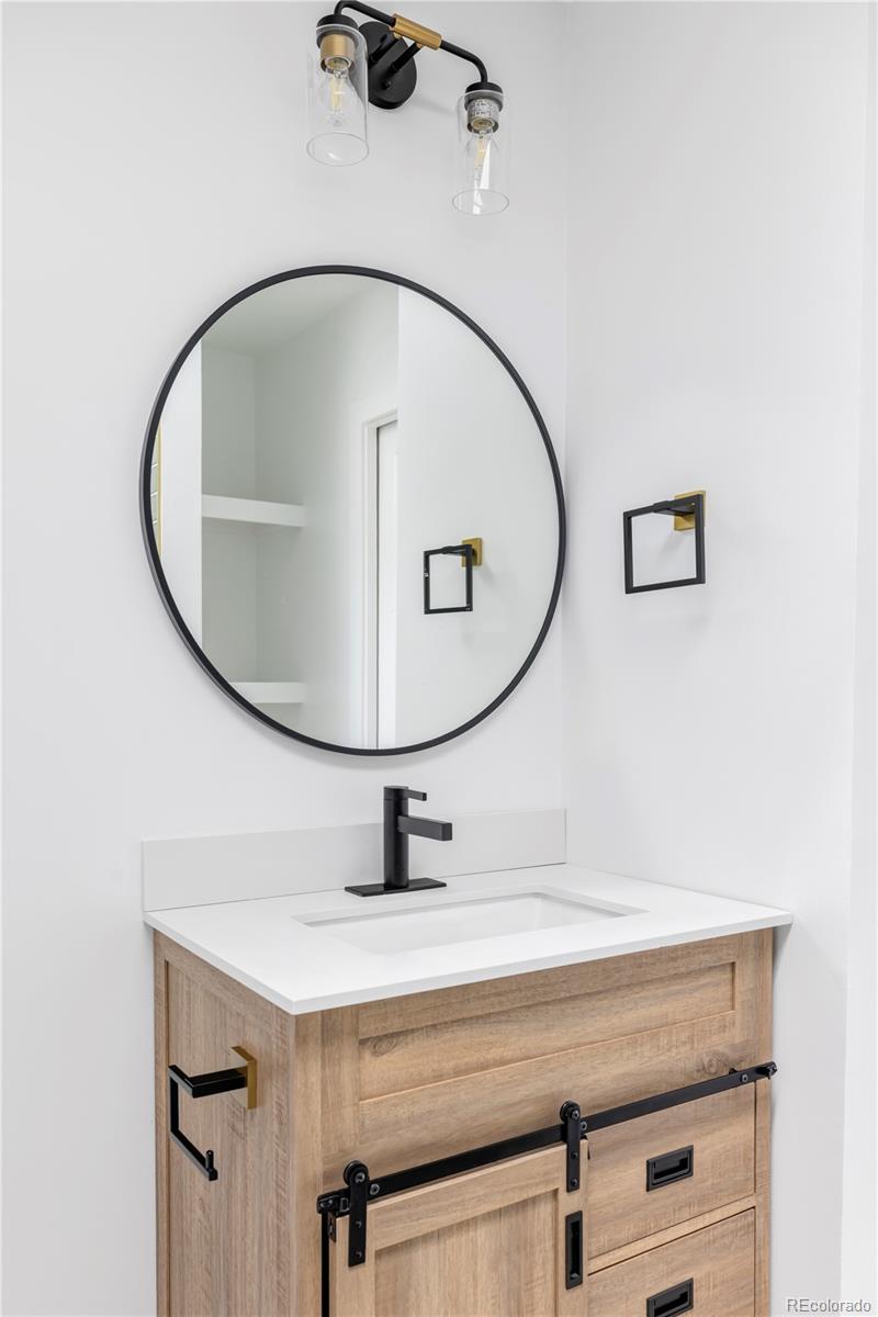 MLS Image #17 for 2961 s rosemary street,denver, Colorado