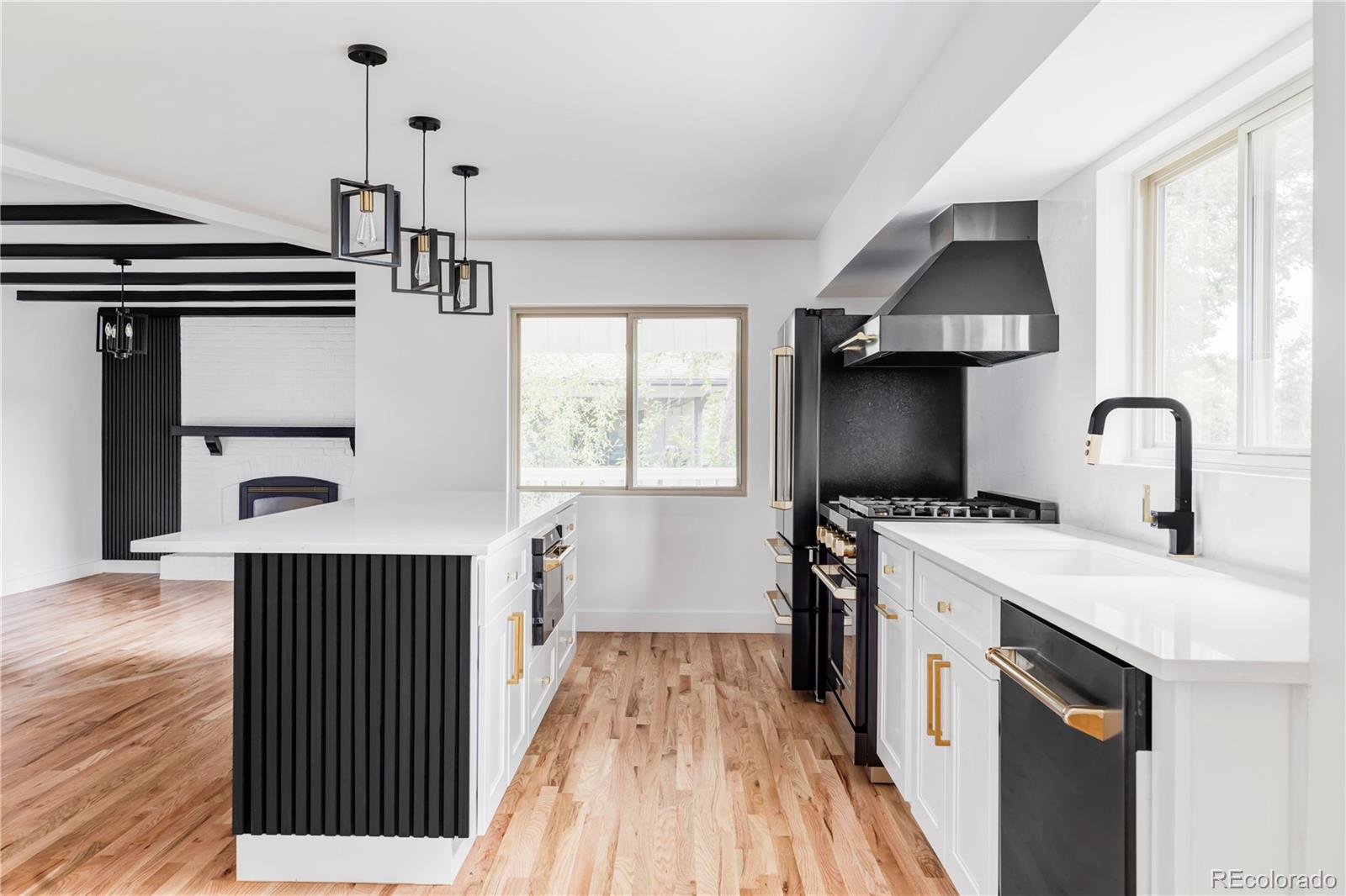 MLS Image #6 for 2961 s rosemary street,denver, Colorado
