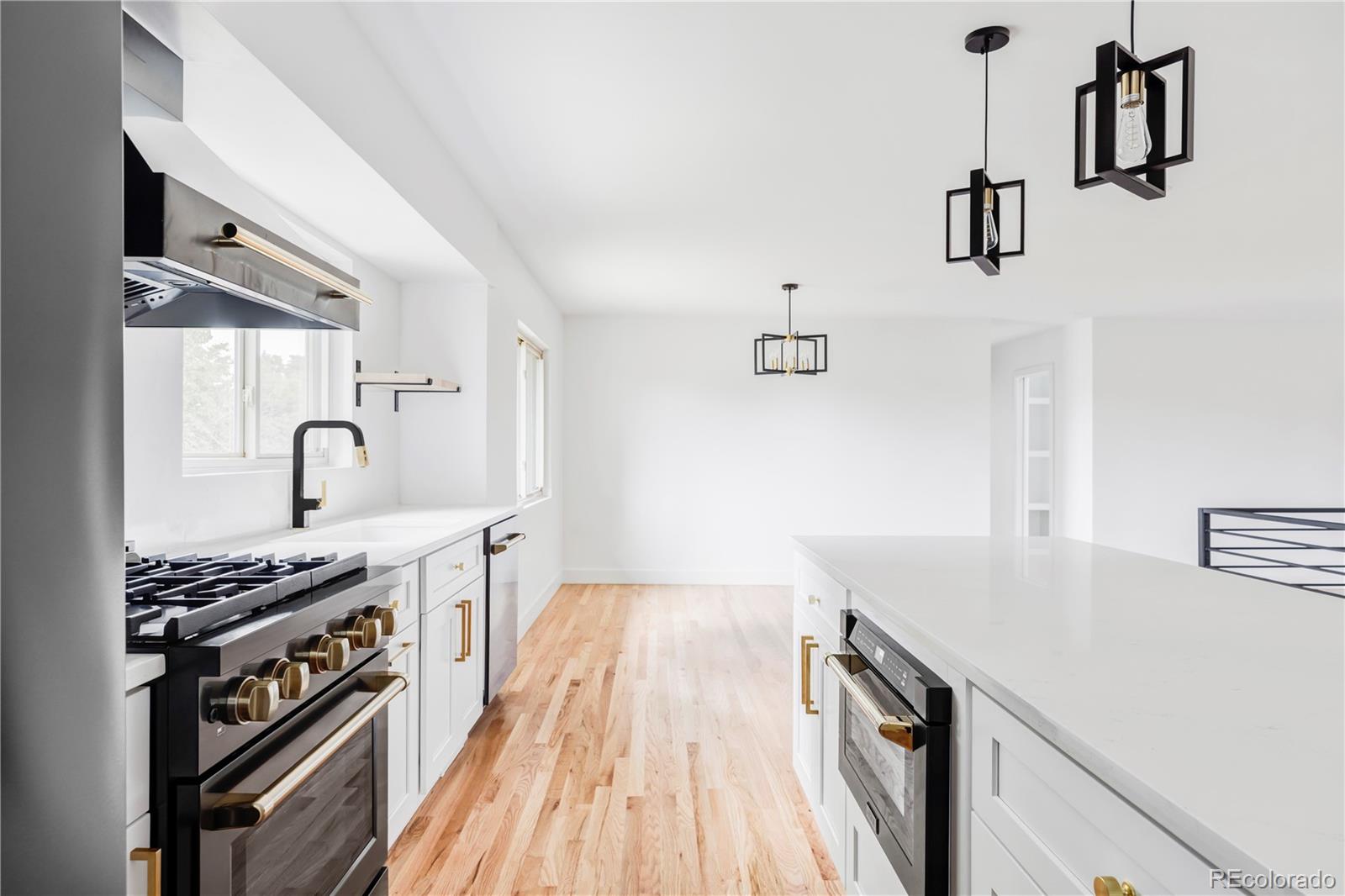MLS Image #7 for 2961 s rosemary street,denver, Colorado