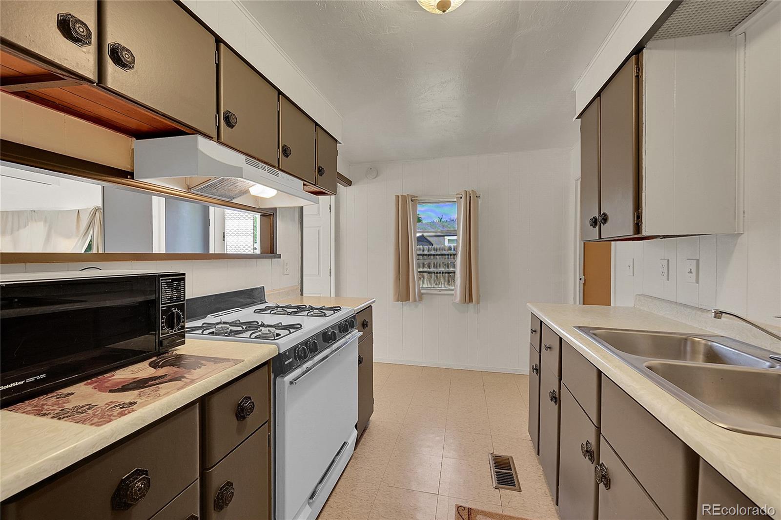 MLS Image #14 for 900  glen dale street,dacono, Colorado