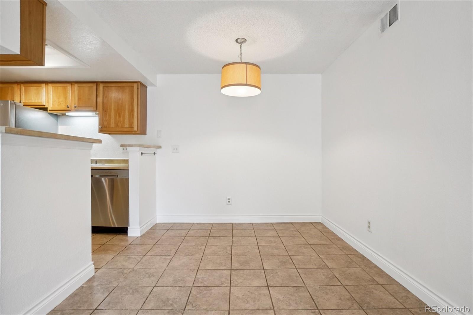 MLS Image #14 for 10283 e peakview avenue,englewood, Colorado