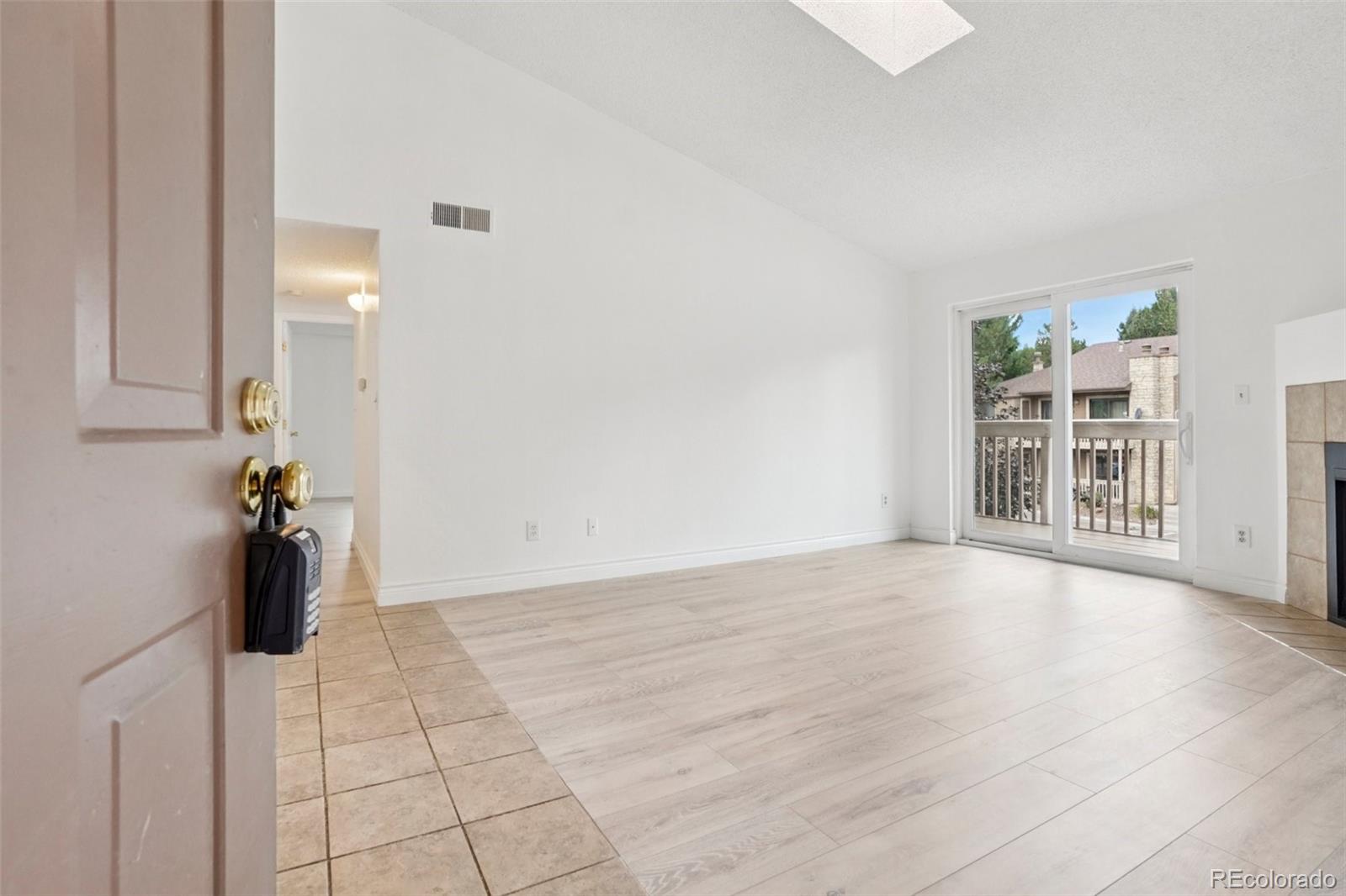 MLS Image #7 for 10283 e peakview avenue,englewood, Colorado