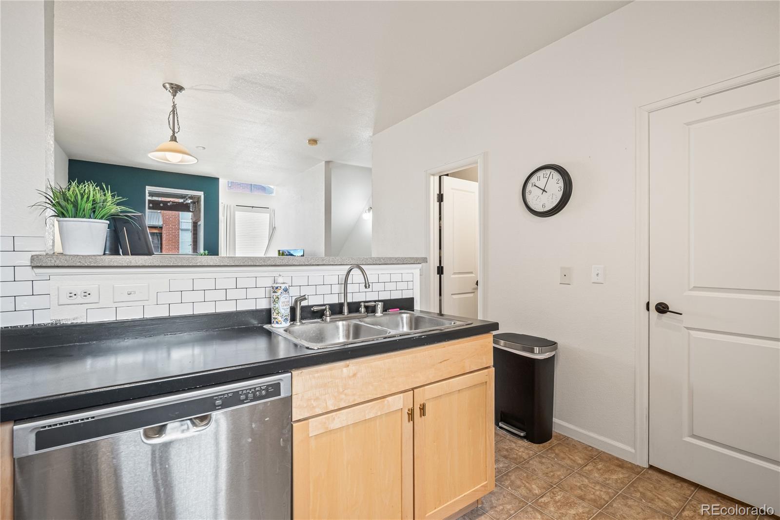 MLS Image #11 for 85  uinta way,denver, Colorado