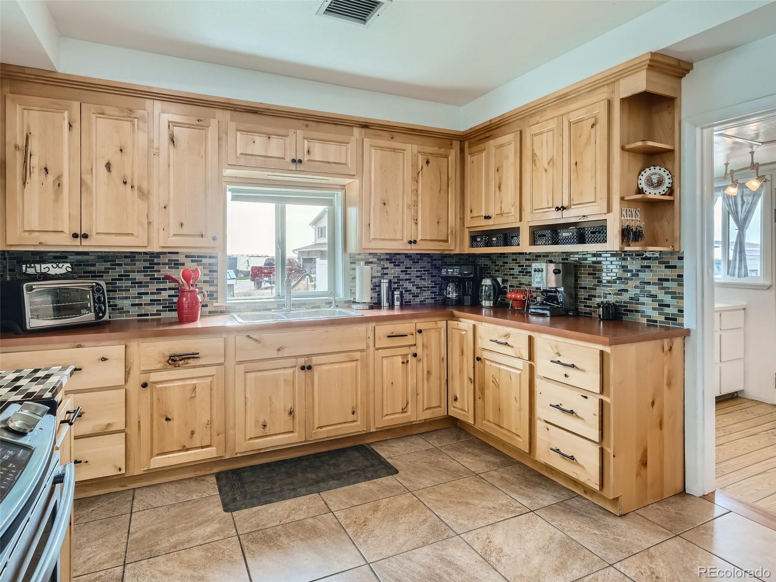 MLS Image #8 for 22419  cr 39 ,la salle, Colorado