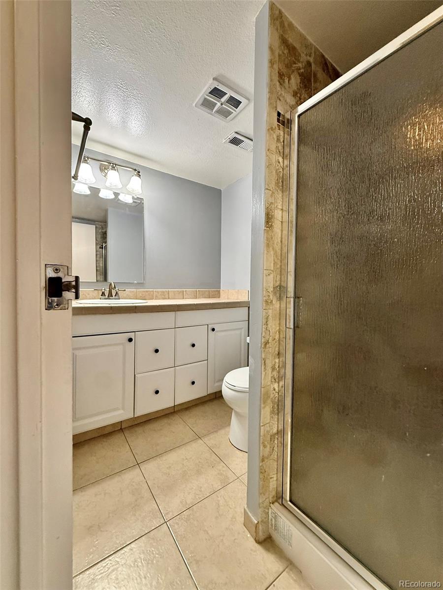 MLS Image #11 for 8060 e girard avenue,denver, Colorado
