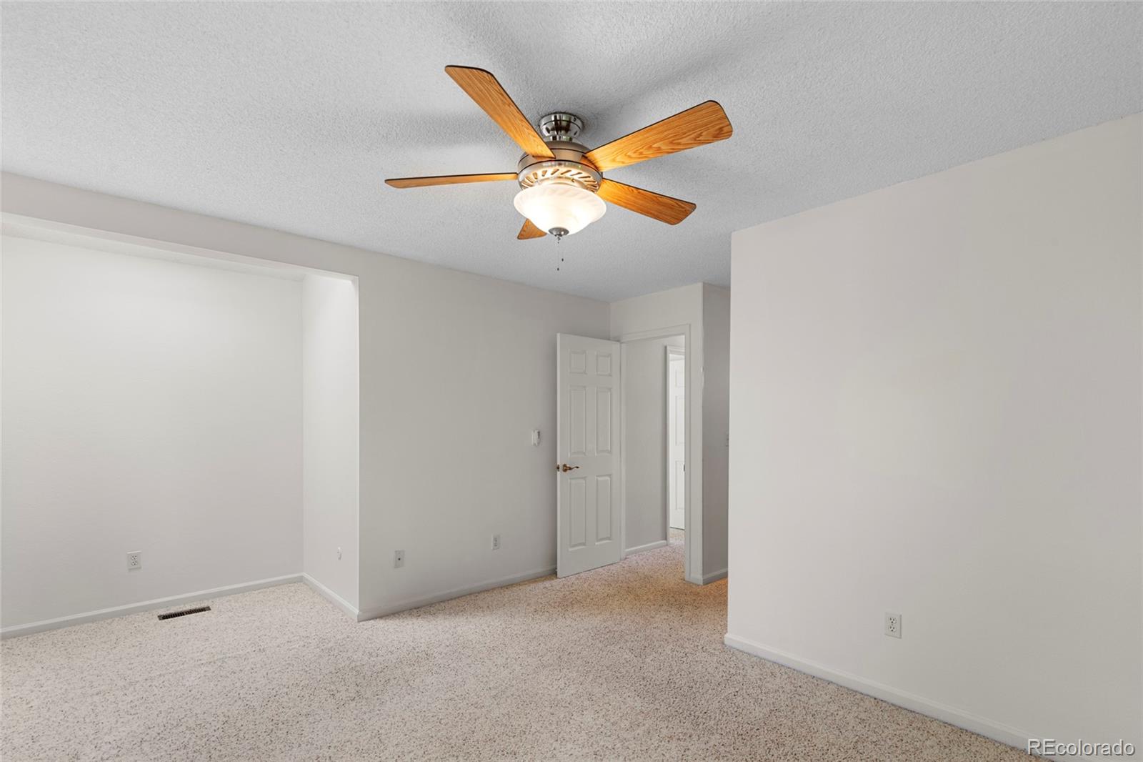 MLS Image #10 for 14326 e florida avenue,aurora, Colorado