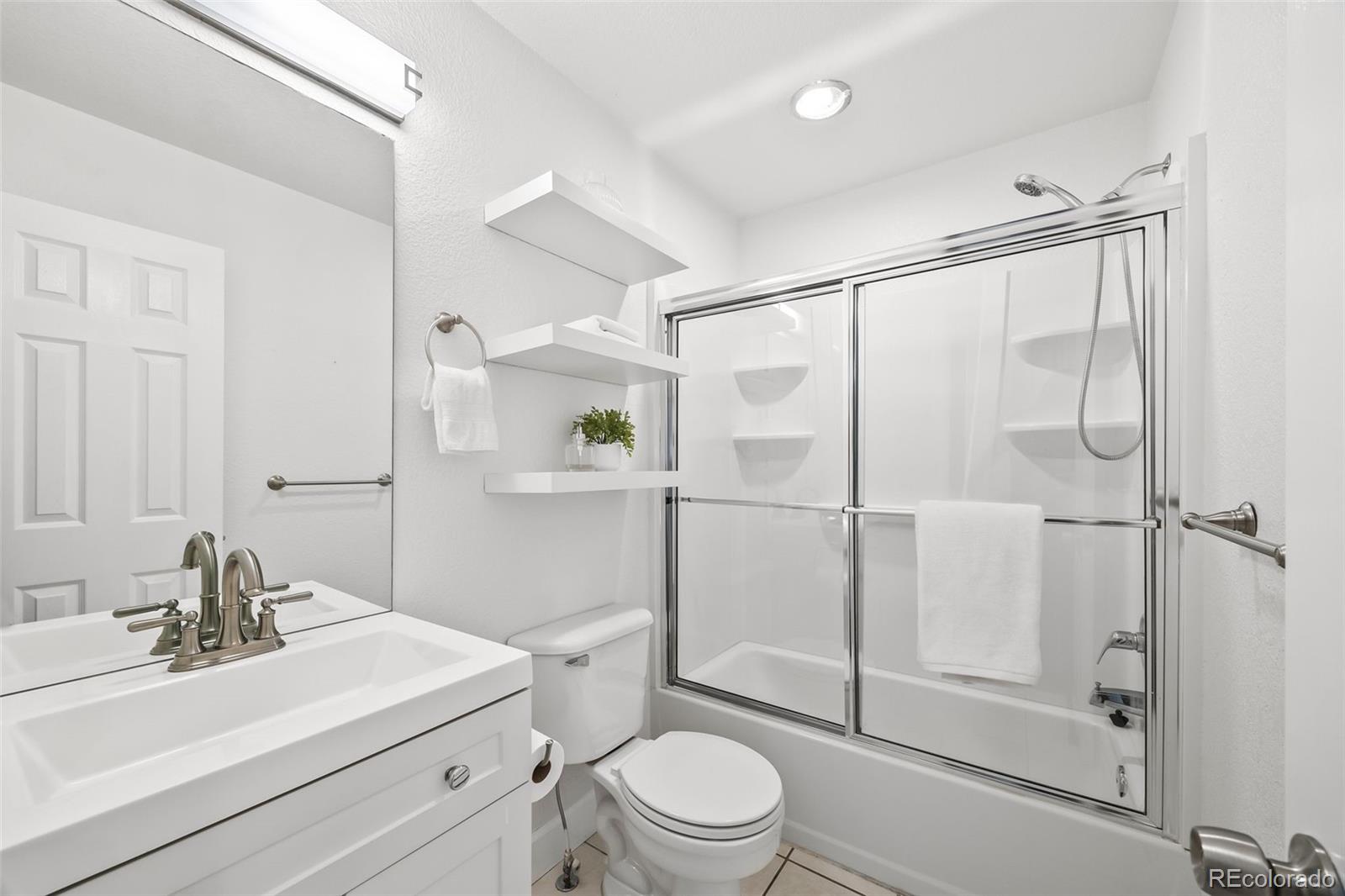 MLS Image #11 for 1629 n clarkson street,denver, Colorado