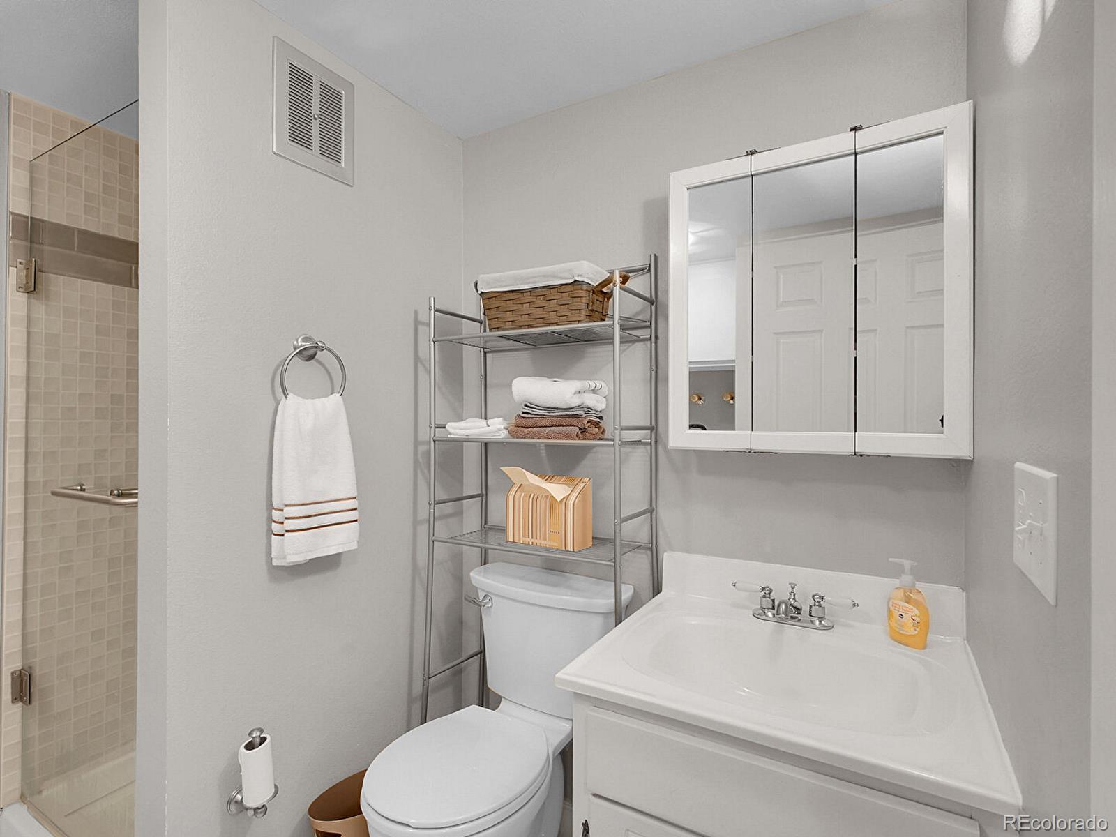 MLS Image #18 for 6832 s high street,centennial, Colorado