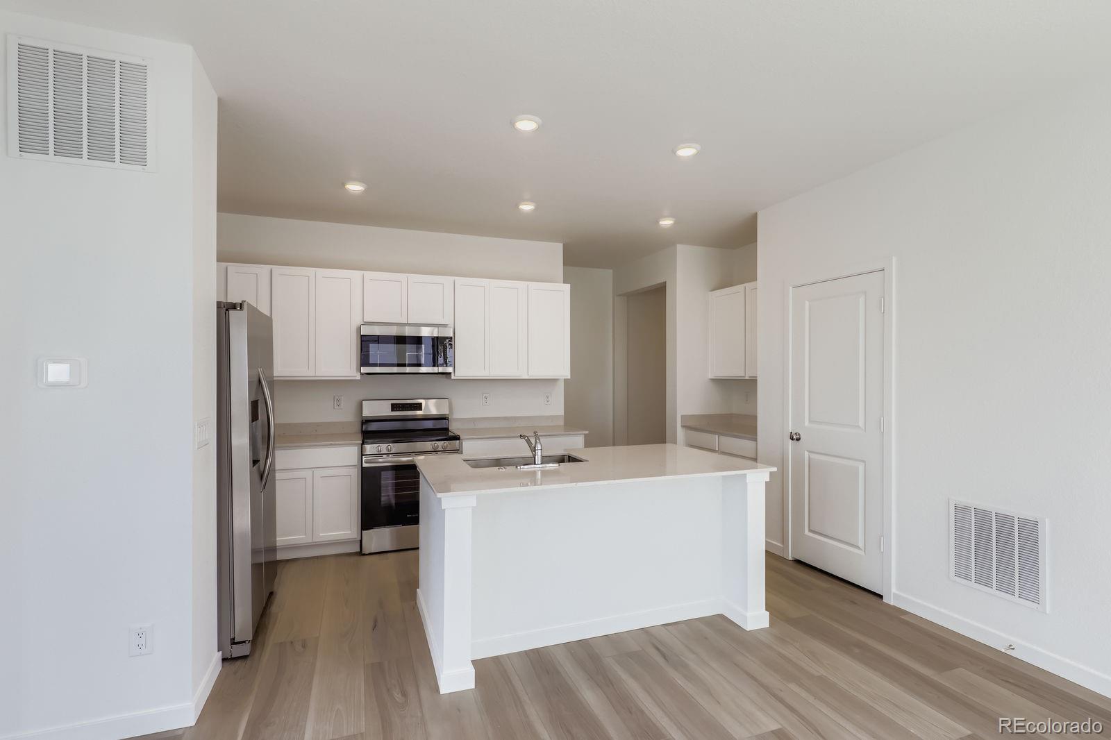 MLS Image #2 for 15278  detroit street,thornton, Colorado