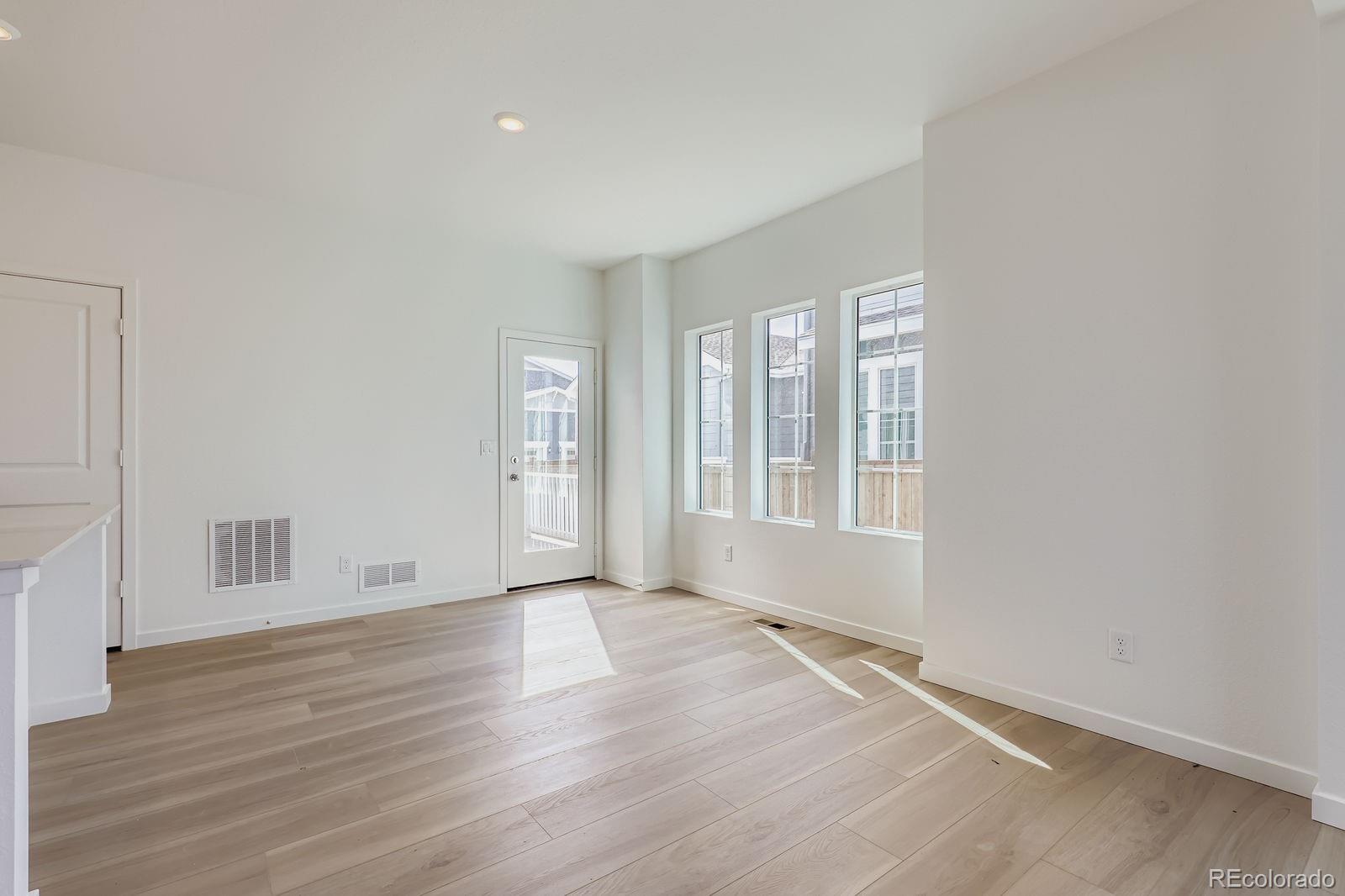 MLS Image #5 for 15278  detroit street,thornton, Colorado
