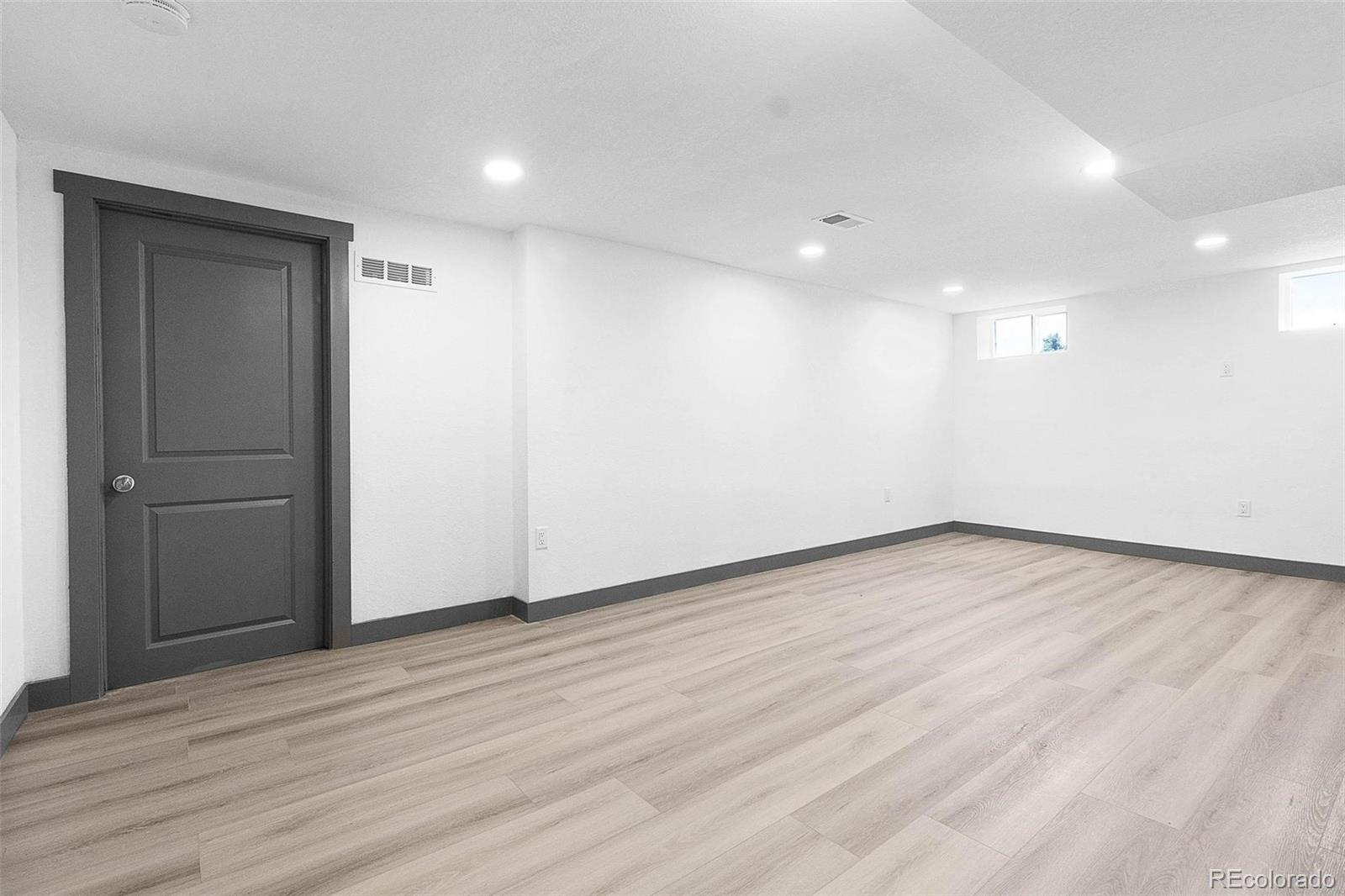 MLS Image #22 for 1990  newark street,aurora, Colorado