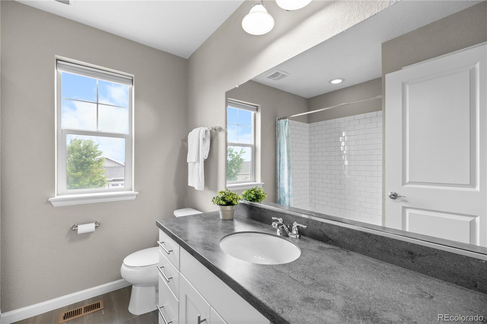 MLS Image #12 for 15709  josephine street,thornton, Colorado