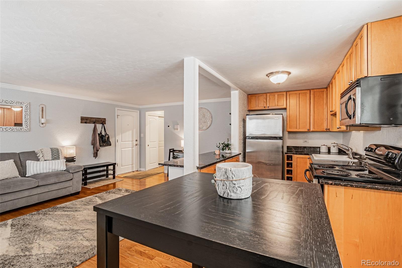 MLS Image #11 for 1151 n marion street,denver, Colorado