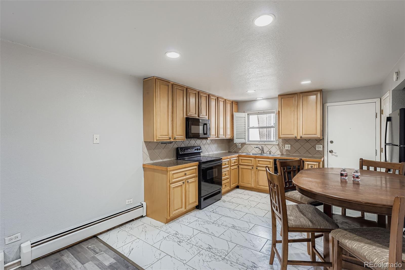 MLS Image #10 for 2190 s holly street,denver, Colorado