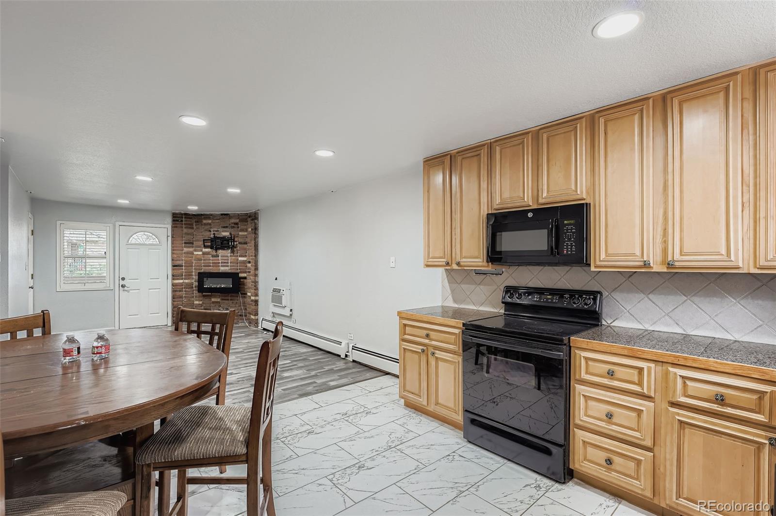 MLS Image #11 for 2190 s holly street,denver, Colorado