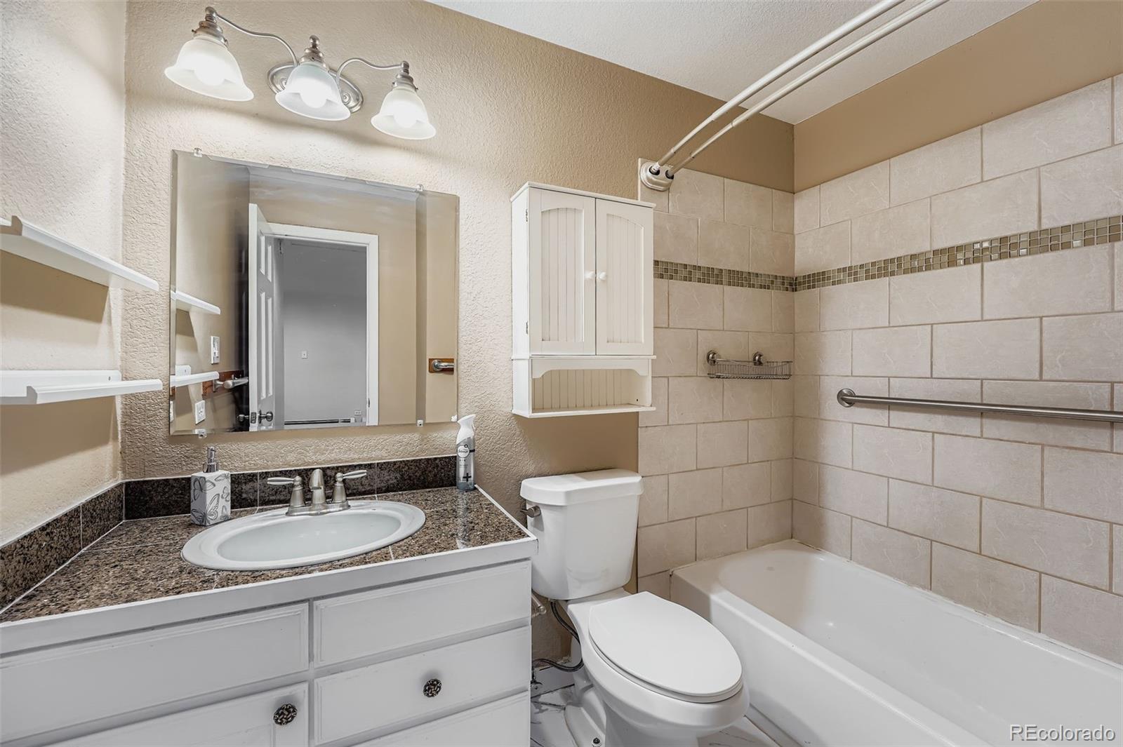 MLS Image #19 for 2190 s holly street,denver, Colorado