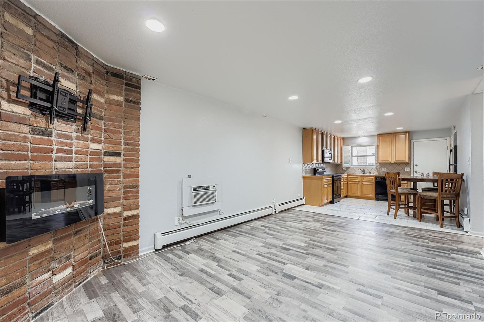 MLS Image #3 for 2190 s holly street,denver, Colorado