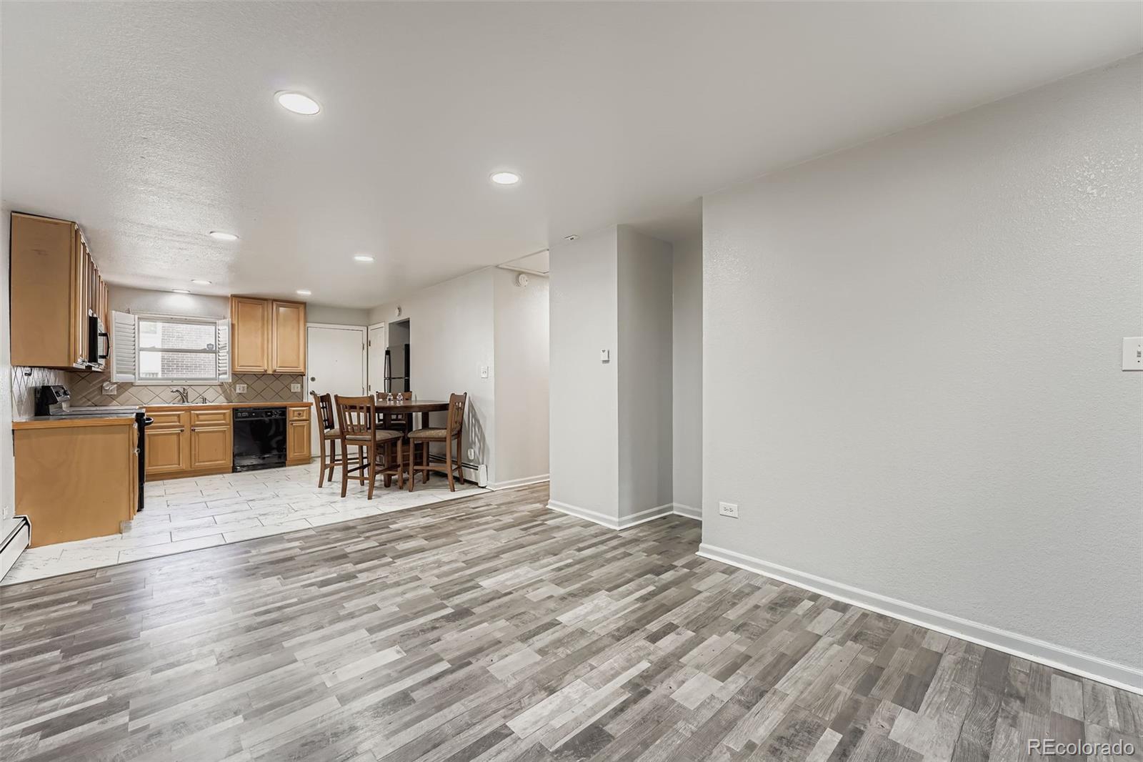 MLS Image #4 for 2190 s holly street,denver, Colorado