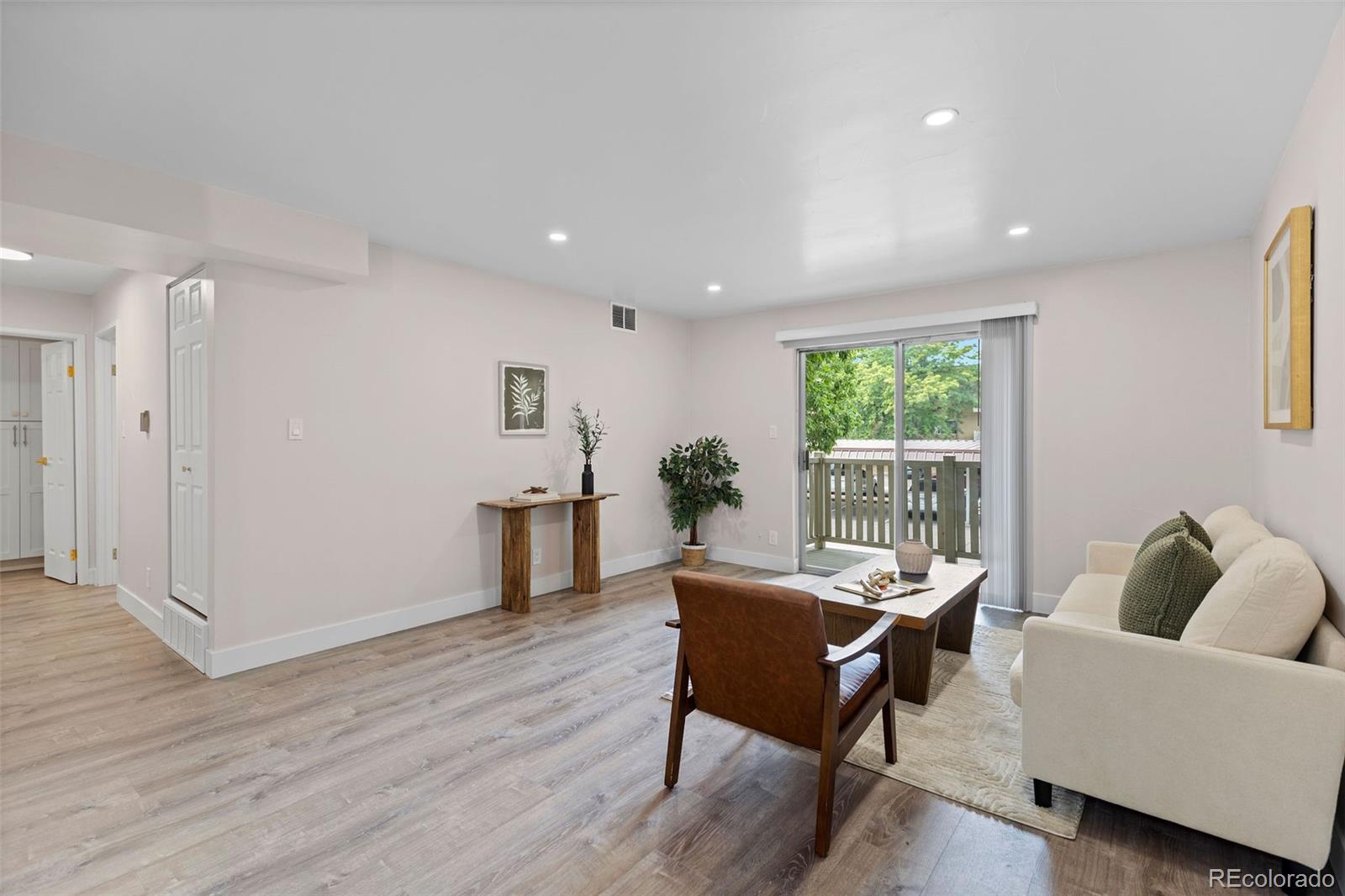 MLS Image #7 for 7495 e quincy avenue,denver, Colorado