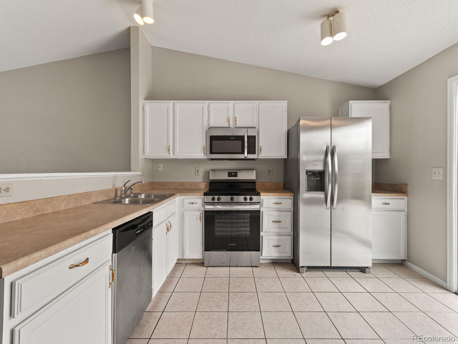 MLS Image #11 for 2764 s sedalia street,aurora, Colorado