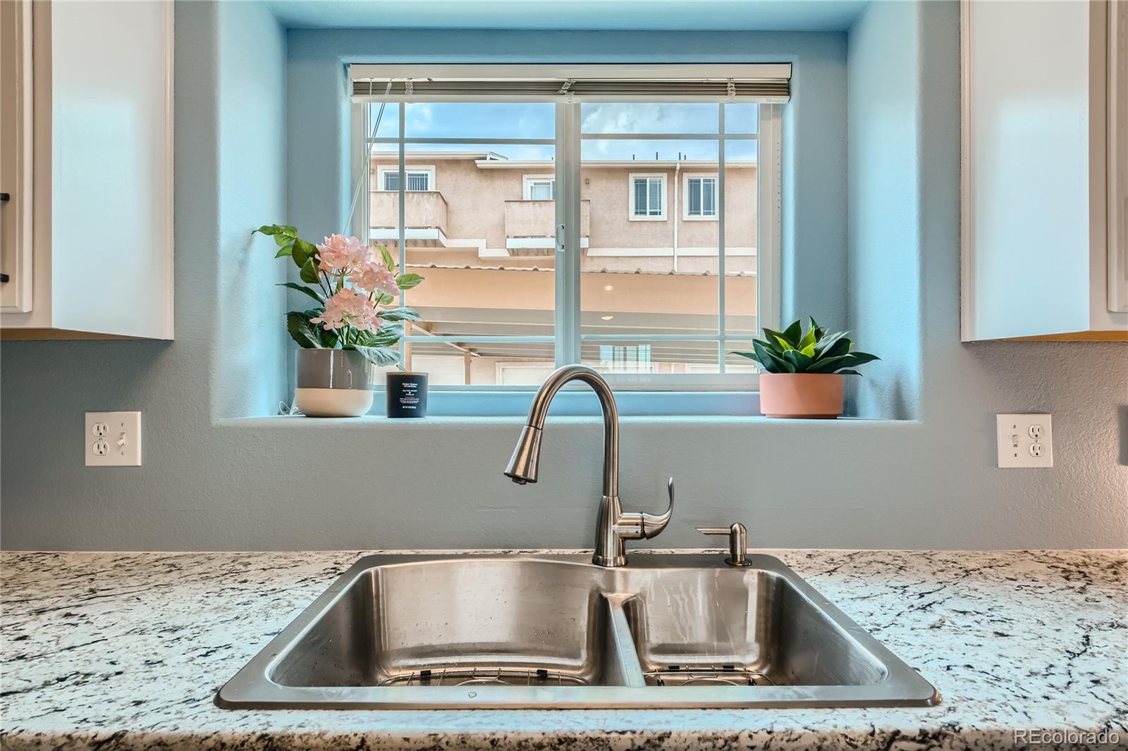 MLS Image #8 for 1447  madison ridge heights,colorado springs, Colorado