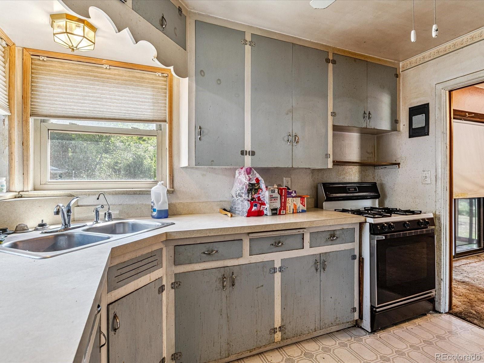MLS Image #16 for 1012  lansing street,aurora, Colorado
