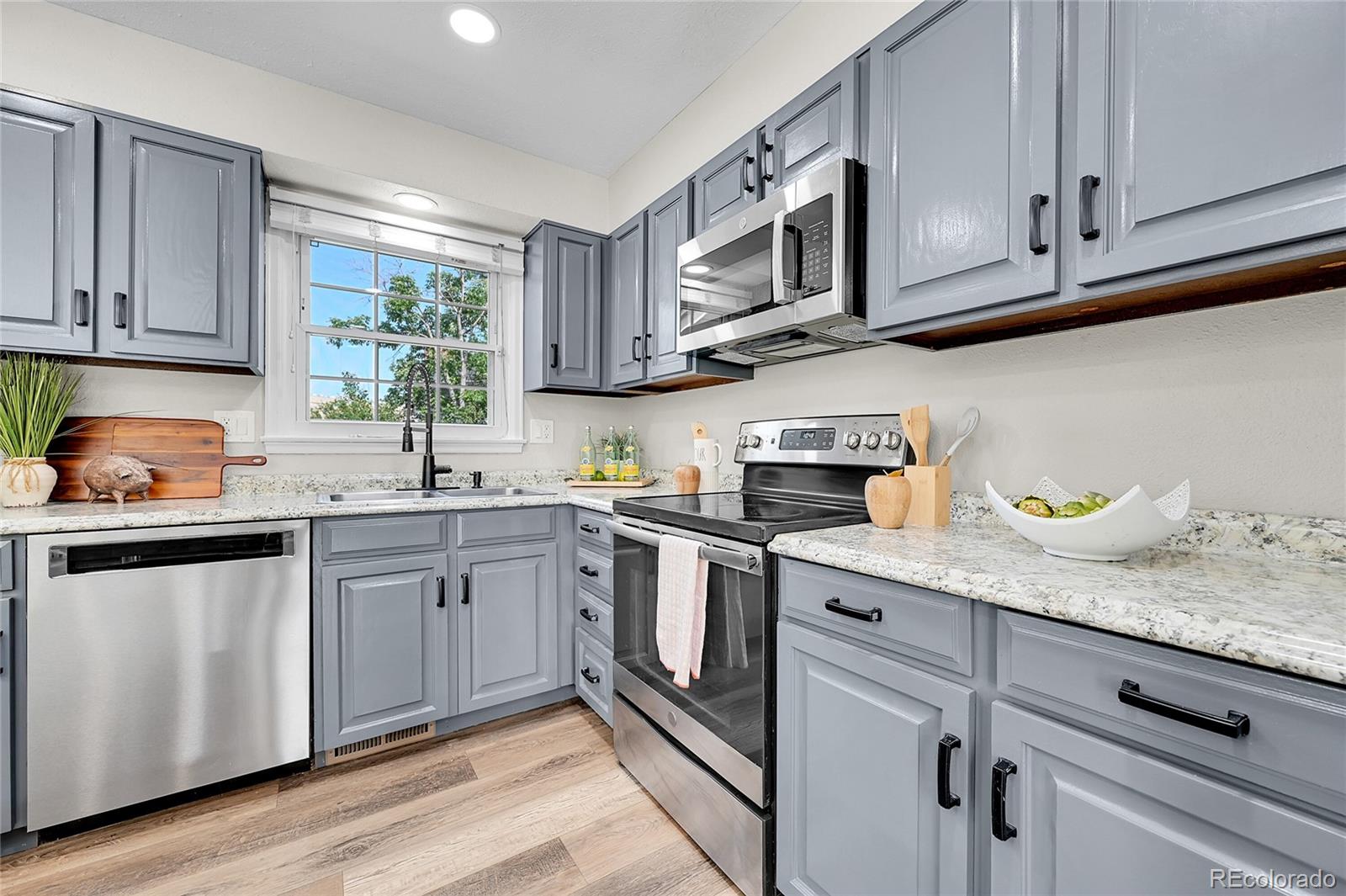 MLS Image #9 for 13915 e alabama place,aurora, Colorado