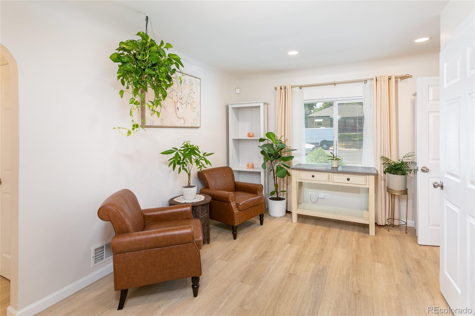 MLS Image #5 for 818 s osage street,denver, Colorado