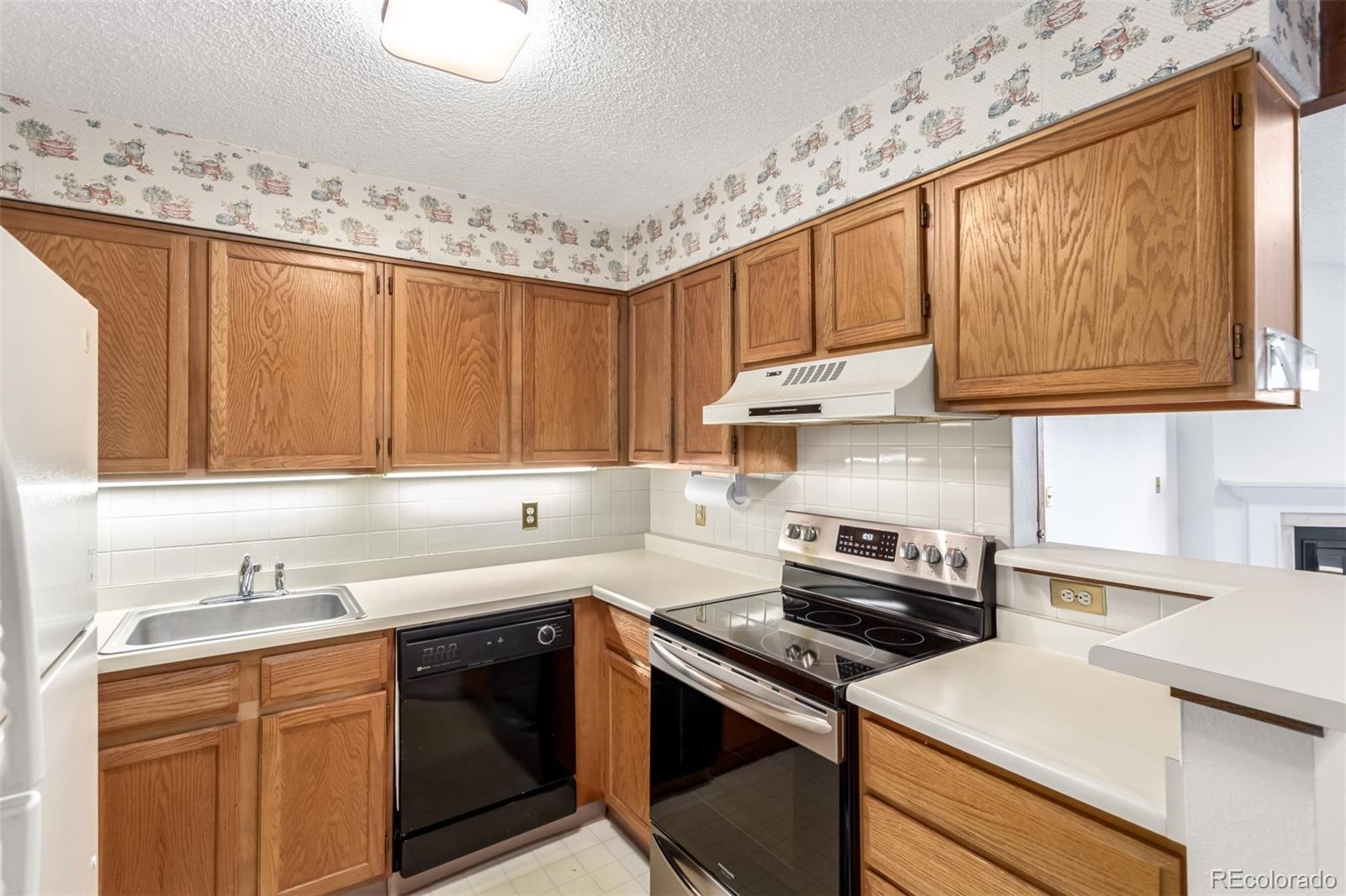 MLS Image #11 for 3336 s ammons street,lakewood, Colorado