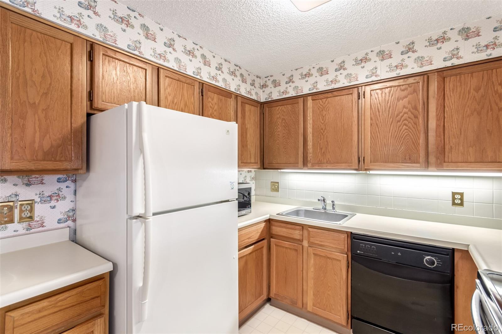 MLS Image #12 for 3336 s ammons street,lakewood, Colorado