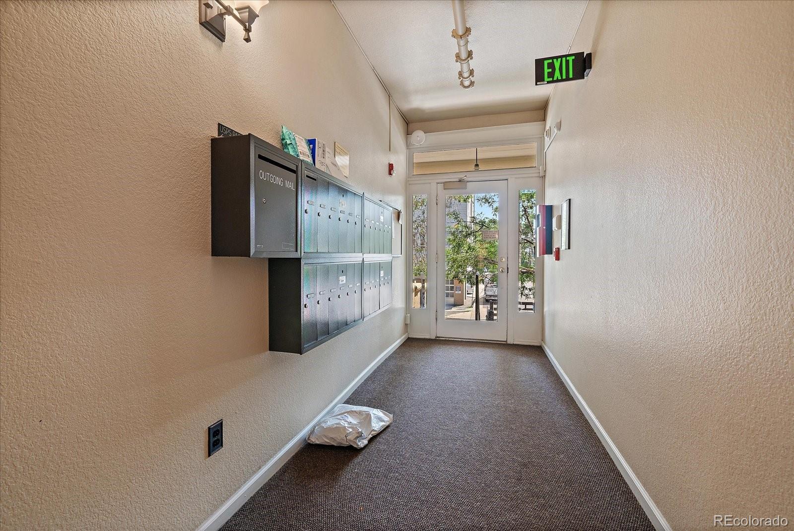 MLS Image #13 for 1425 n washington street,denver, Colorado