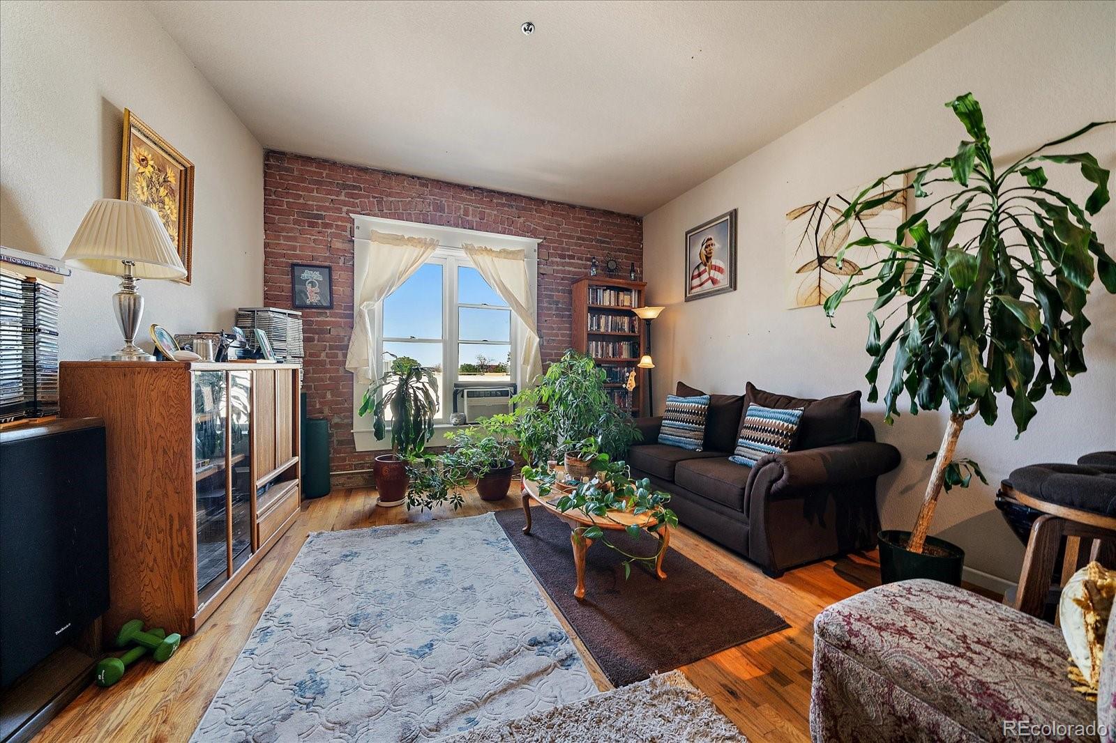 MLS Image #3 for 1425 n washington street,denver, Colorado