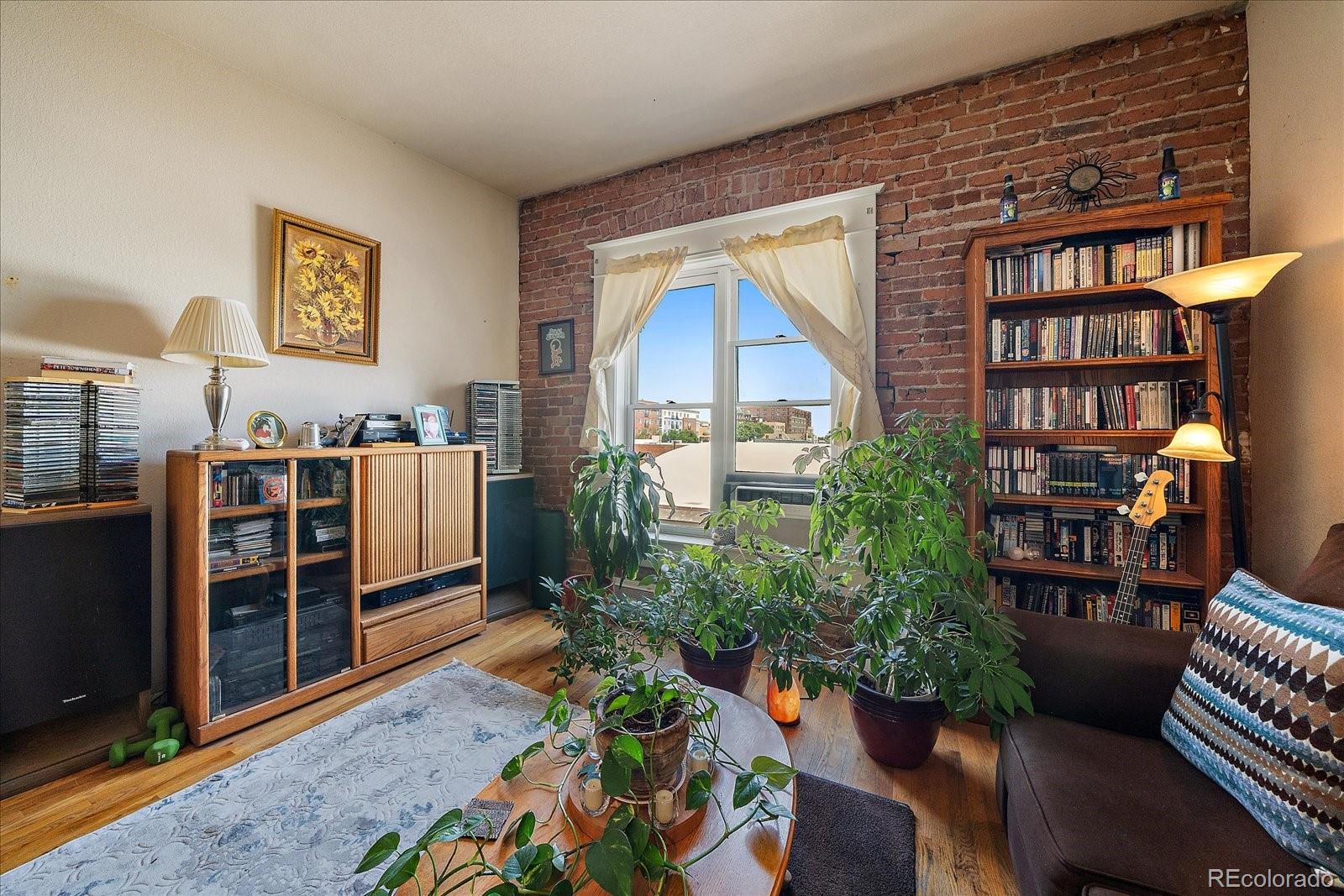 MLS Image #4 for 1425 n washington street,denver, Colorado