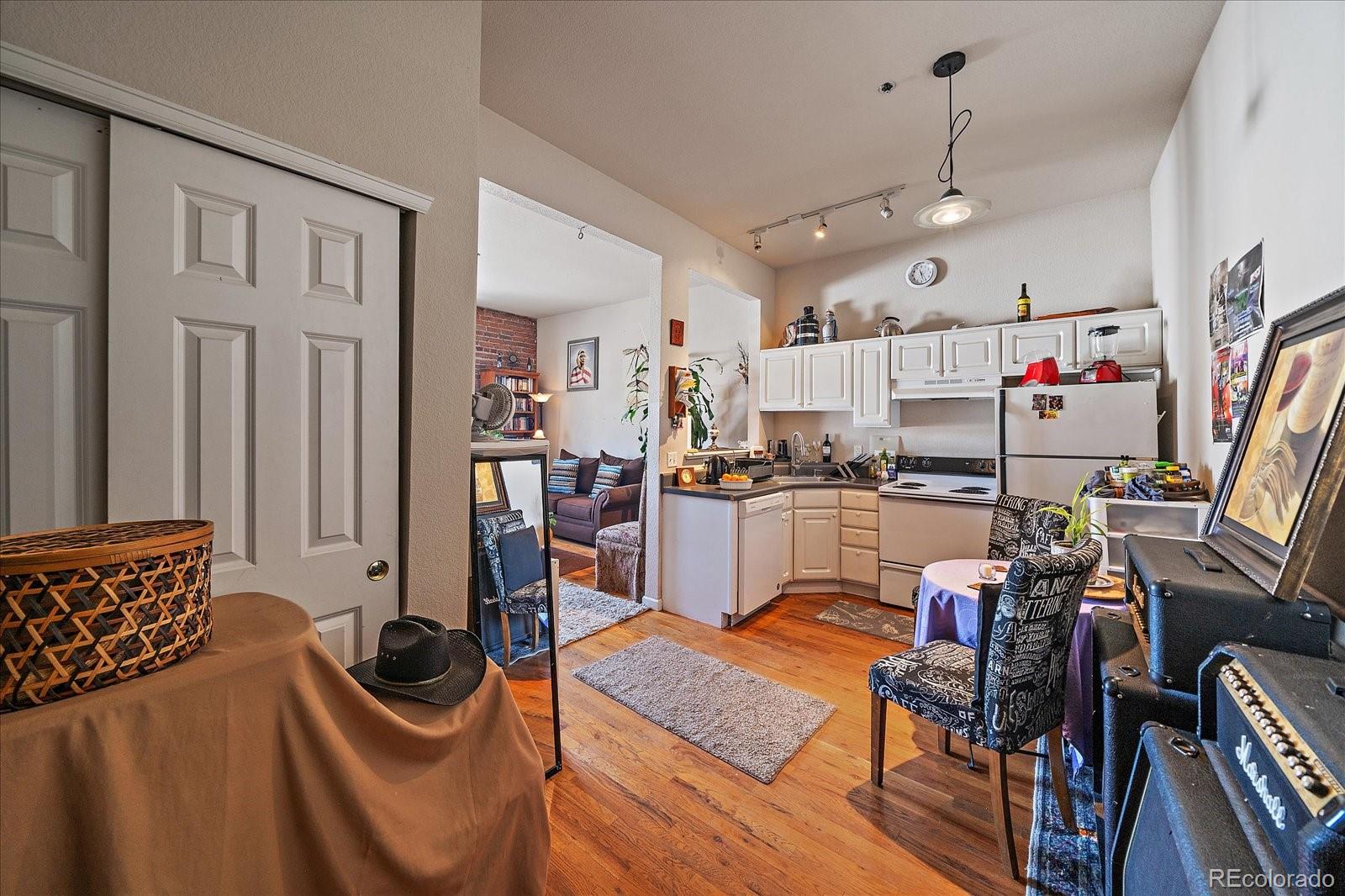 MLS Image #9 for 1425 n washington street,denver, Colorado