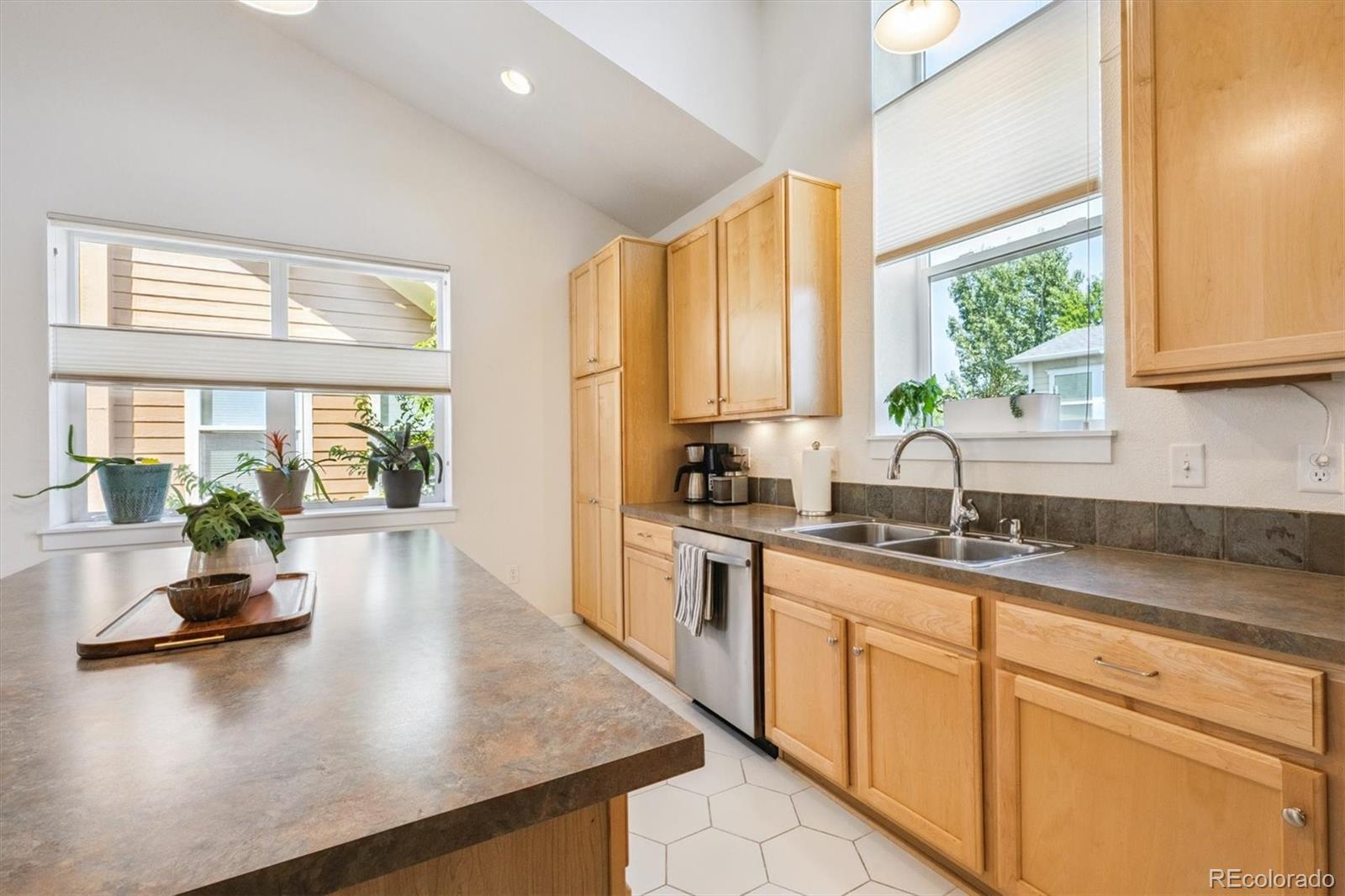 MLS Image #10 for 8280 e 24th drive,denver, Colorado