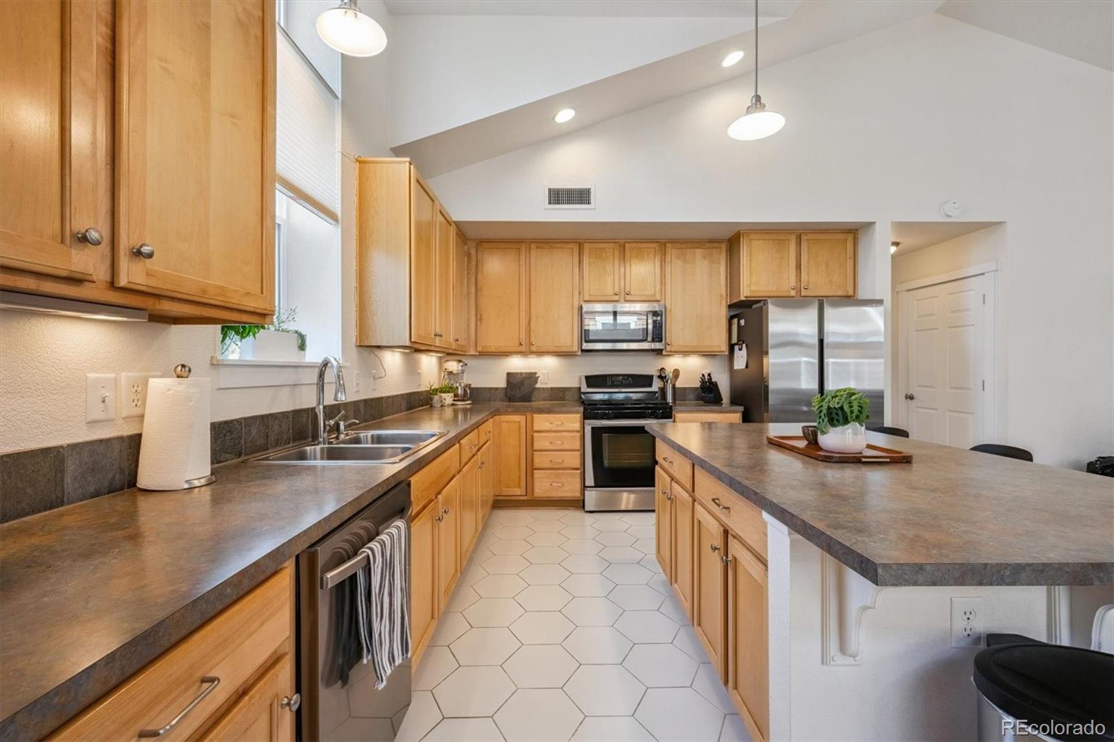 MLS Image #9 for 8280 e 24th drive,denver, Colorado