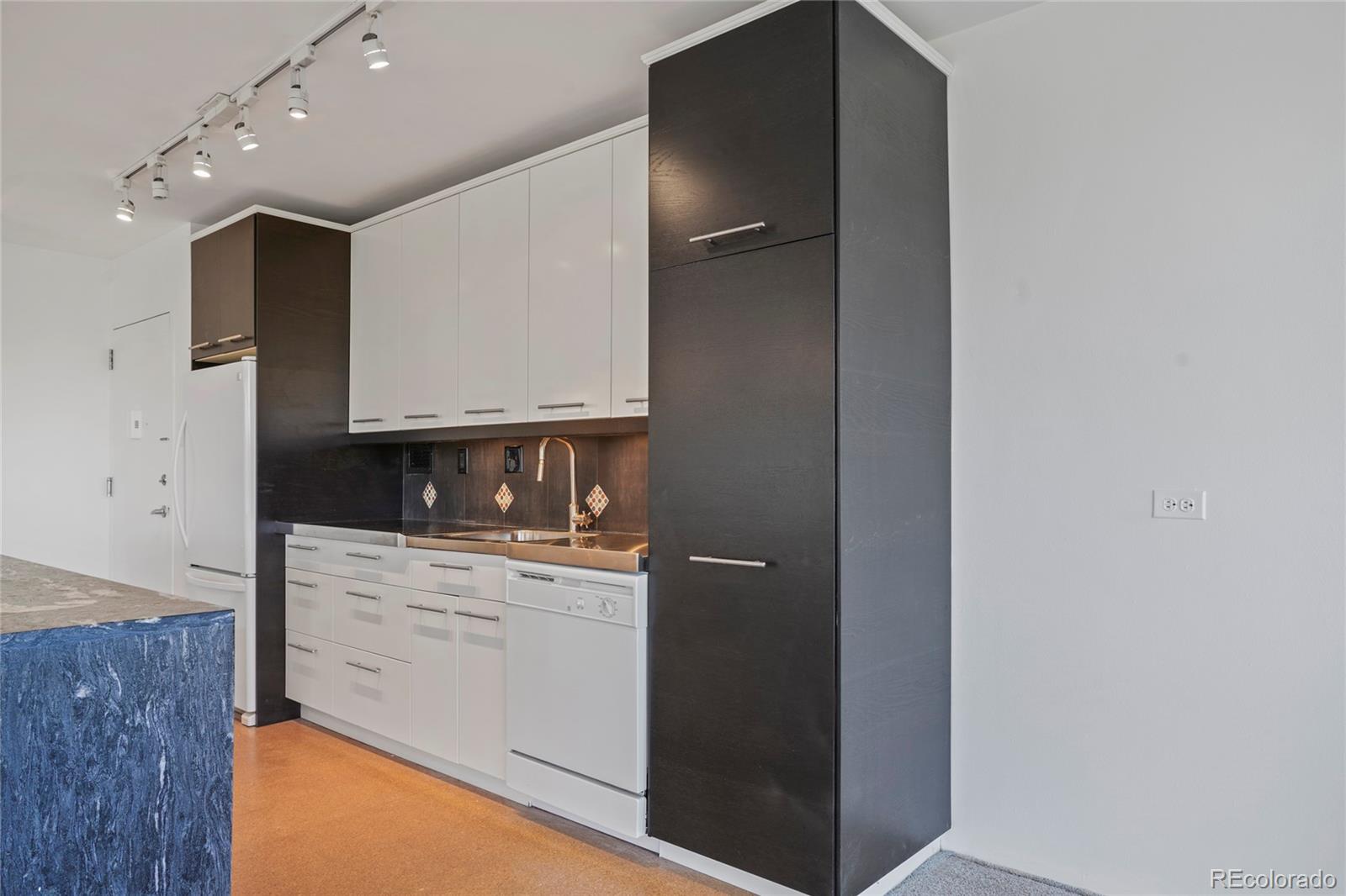 MLS Image #11 for 3100 e cherry creek south drive,denver, Colorado