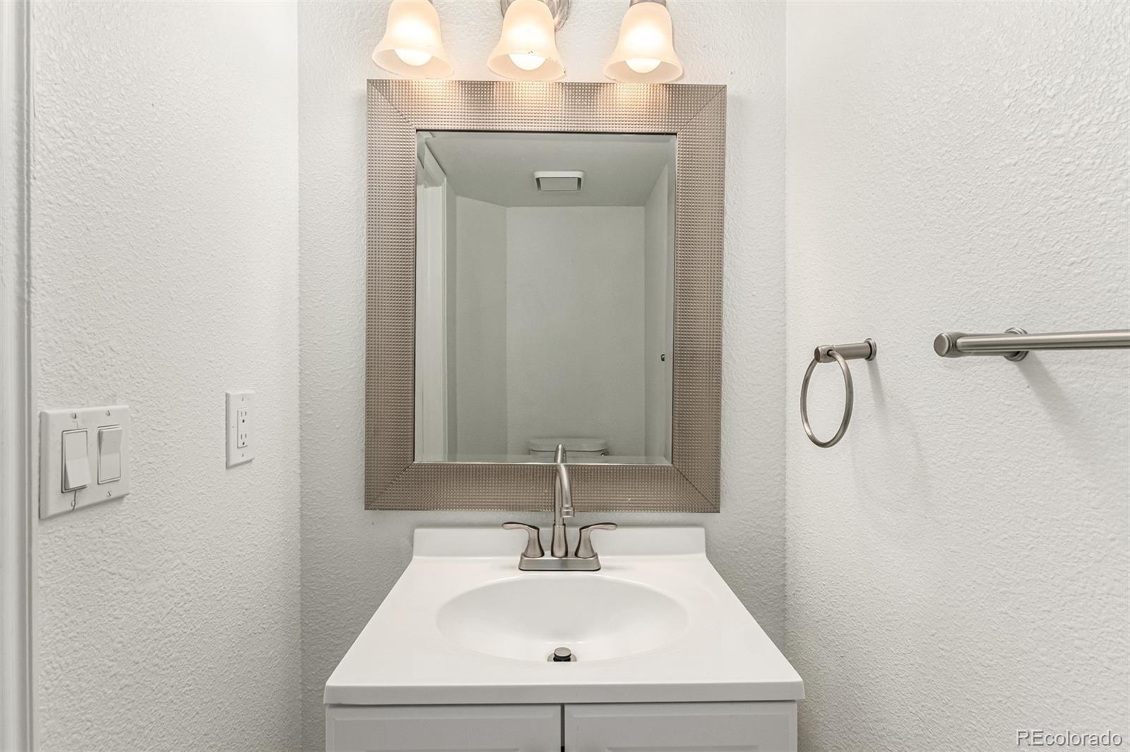 MLS Image #14 for 11457 e warren place,aurora, Colorado