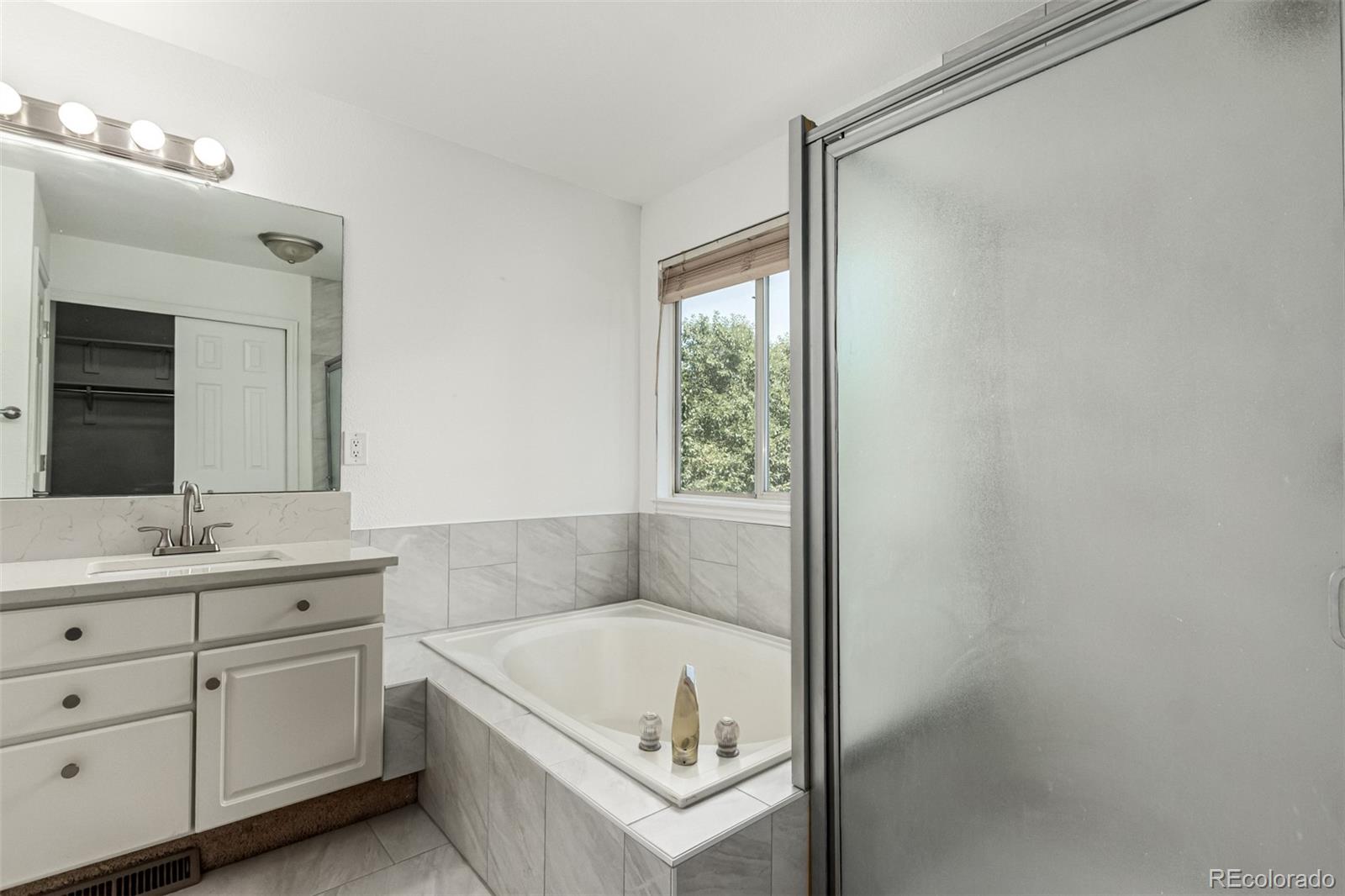 MLS Image #20 for 11457 e warren place,aurora, Colorado