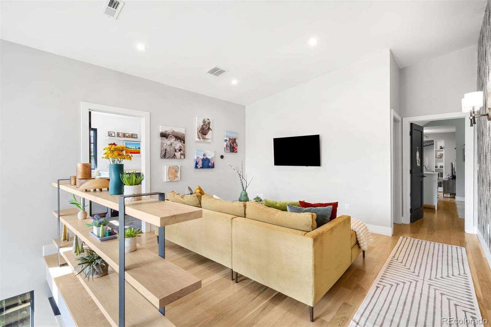 MLS Image #26 for 1055 s cove way,denver, Colorado