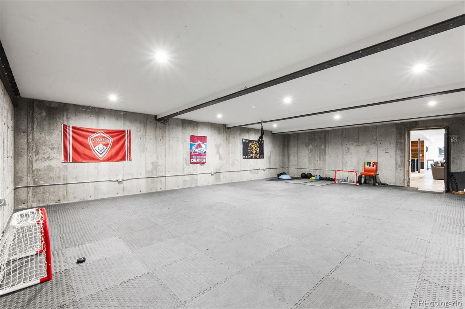 MLS Image #48 for 1055 s cove way,denver, Colorado