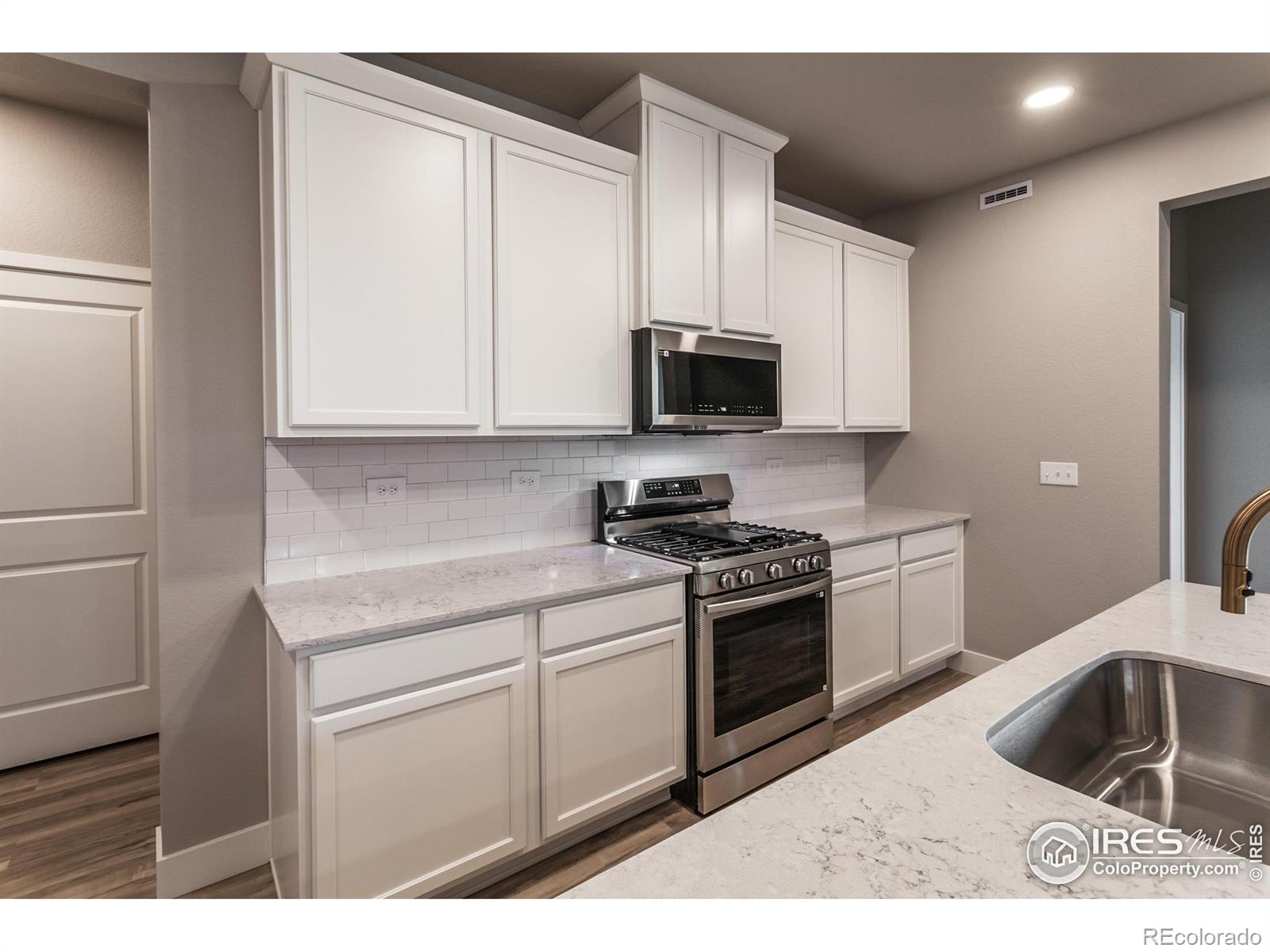 MLS Image #12 for 1620  alfalfa lane,johnstown, Colorado