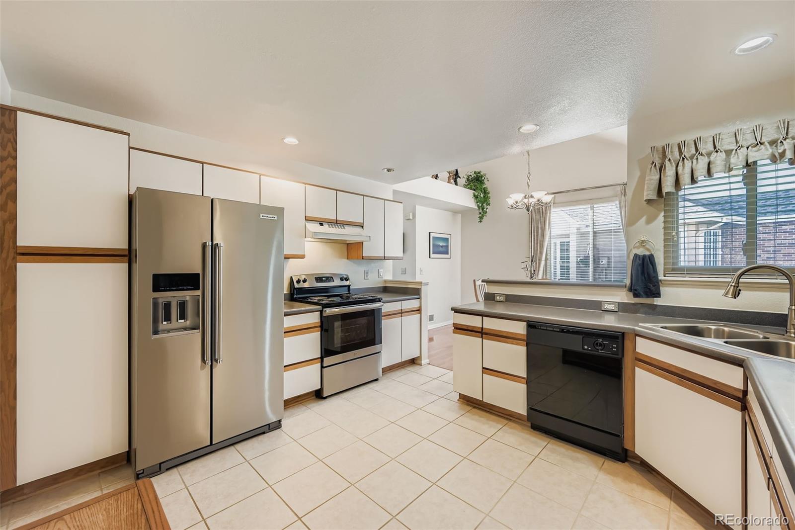 MLS Image #21 for 2110 s scranton way,aurora, Colorado