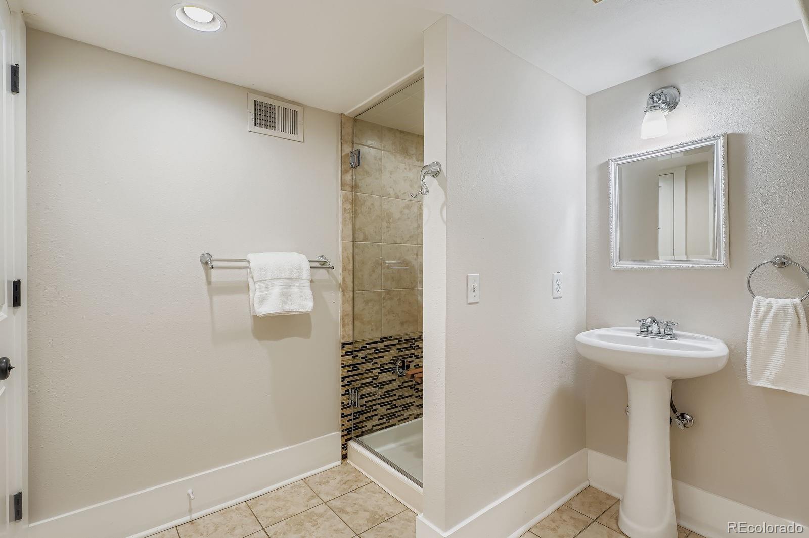 MLS Image #26 for 569 s race street,denver, Colorado