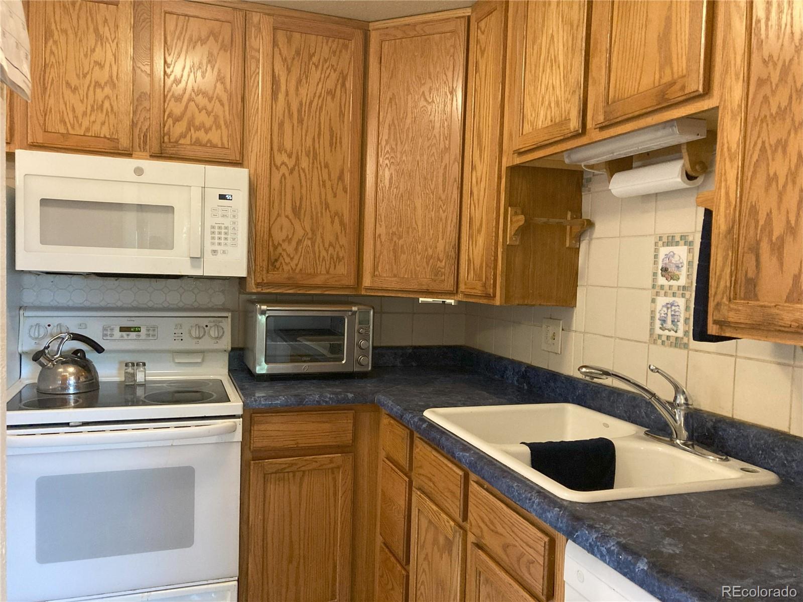 MLS Image #5 for 875 s quebec street,denver, Colorado