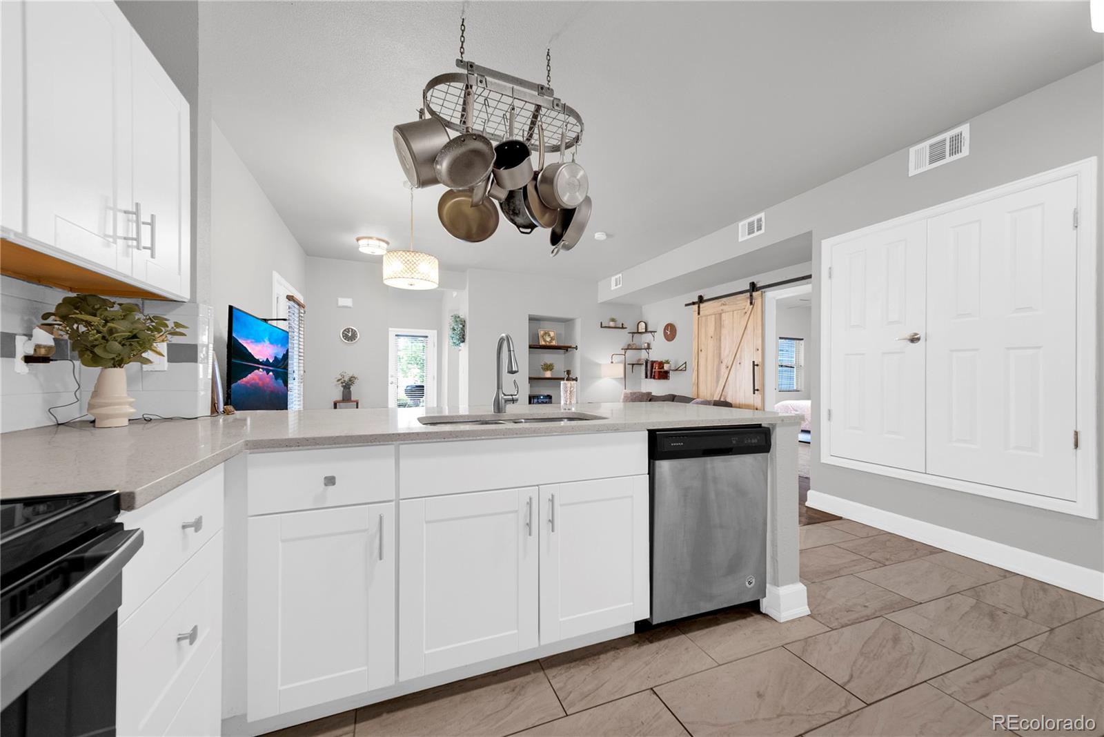 MLS Image #11 for 2521 s bahama circle,aurora, Colorado