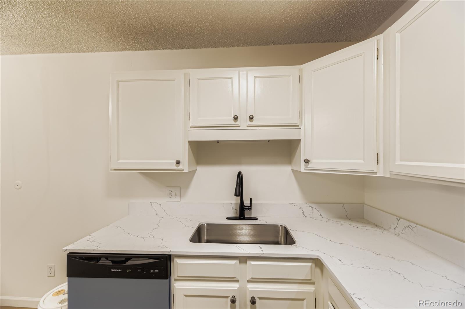 MLS Image #10 for 13500 e cornell avenue,aurora, Colorado