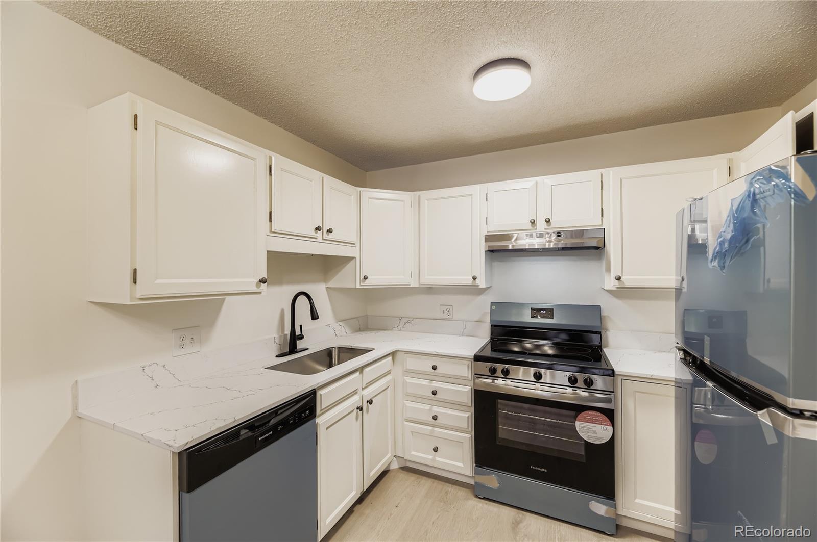MLS Image #13 for 13500 e cornell avenue,aurora, Colorado